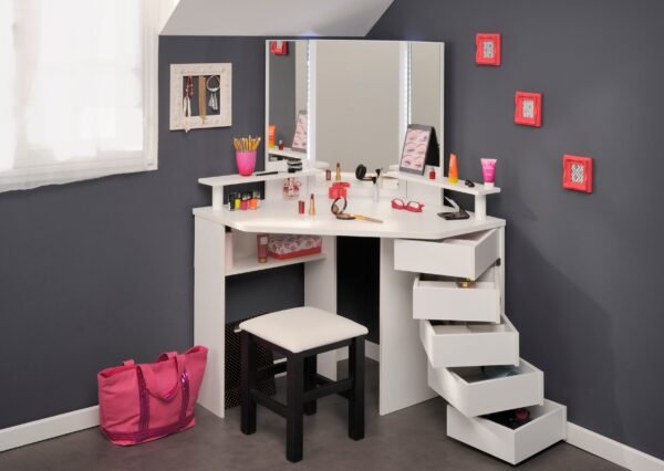 Corner Beauty Bar