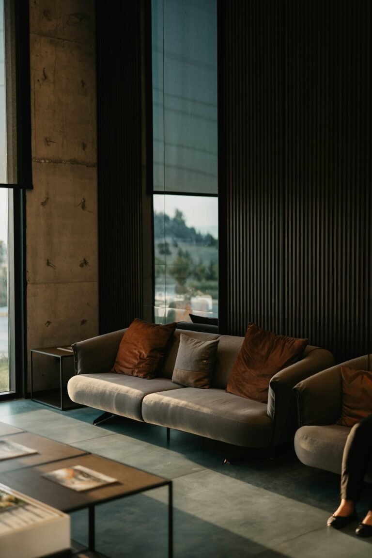 Modern sofa in a living room illustrating the HODEALS UK online sofa returns guide. Photo by aranprime on Unsplash.